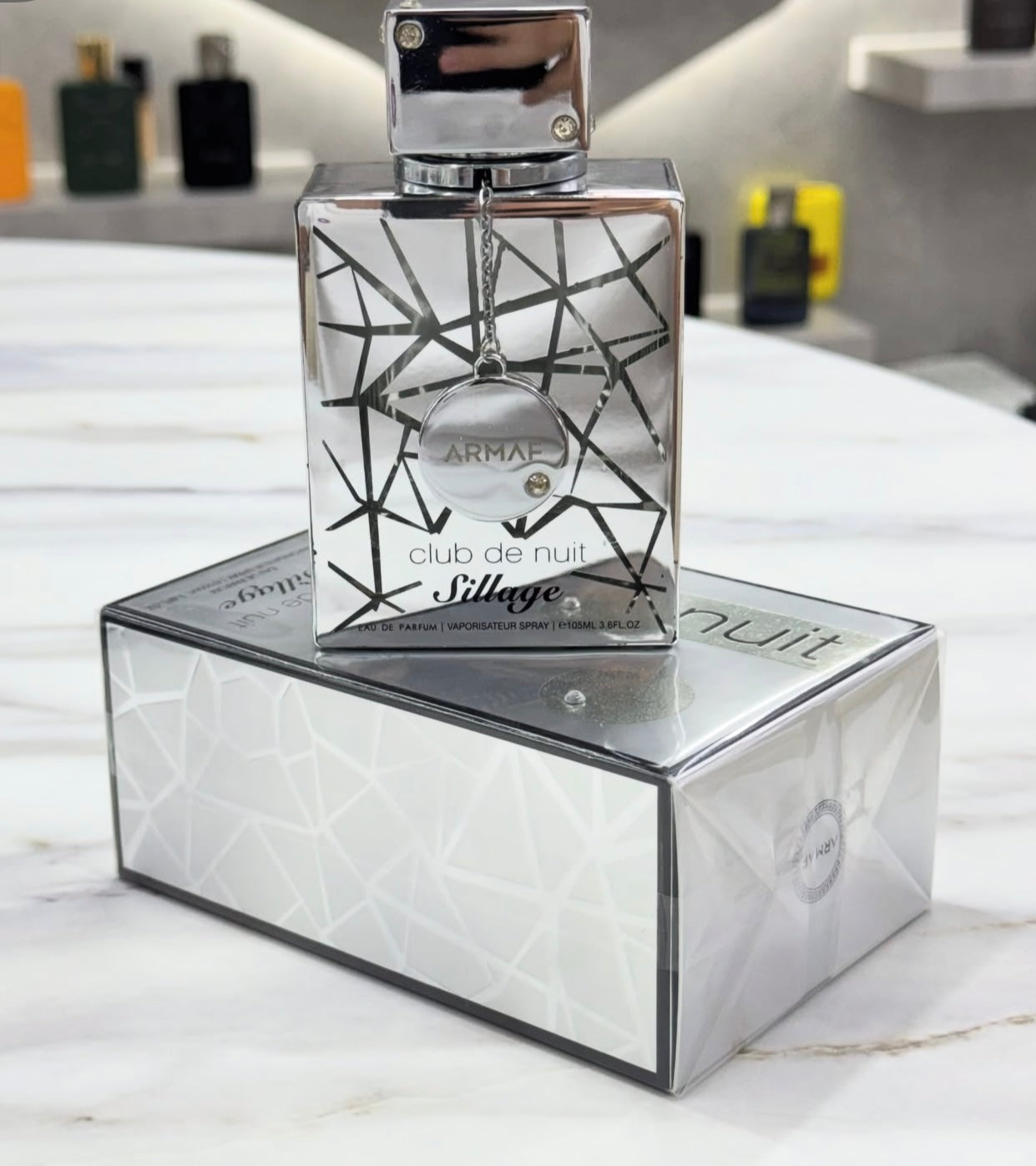 CLUB DE NUIT SILLAGE